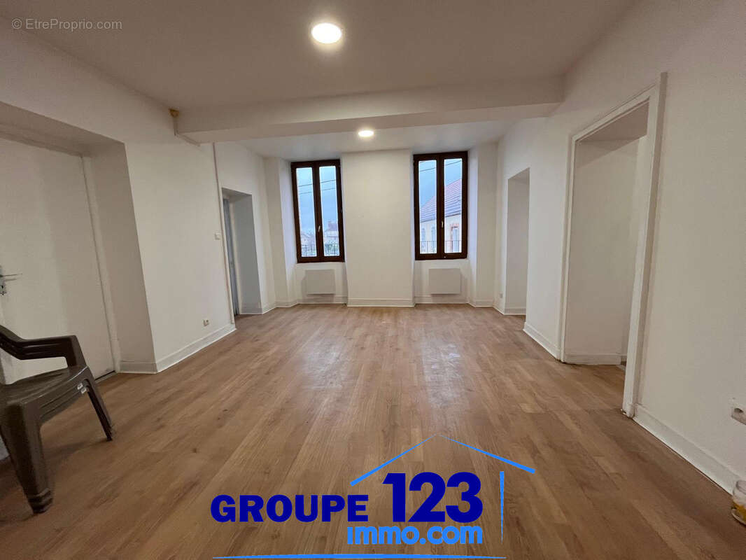 Appartement à BRIENON-SUR-ARMANCON