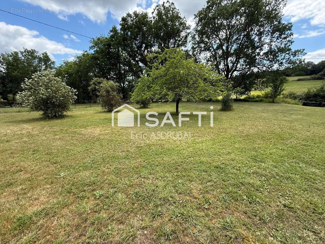 Maison 160 m² à Saint-Chamassy  - photo 4