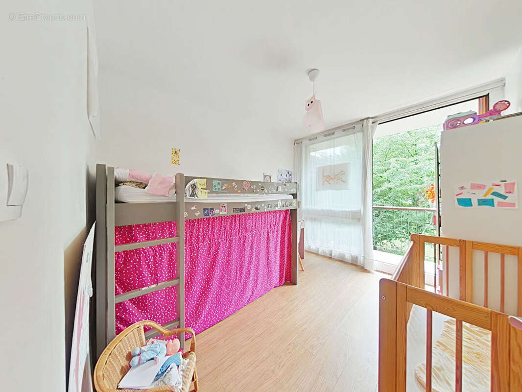 Appartement à FONTENAY-LE-FLEURY