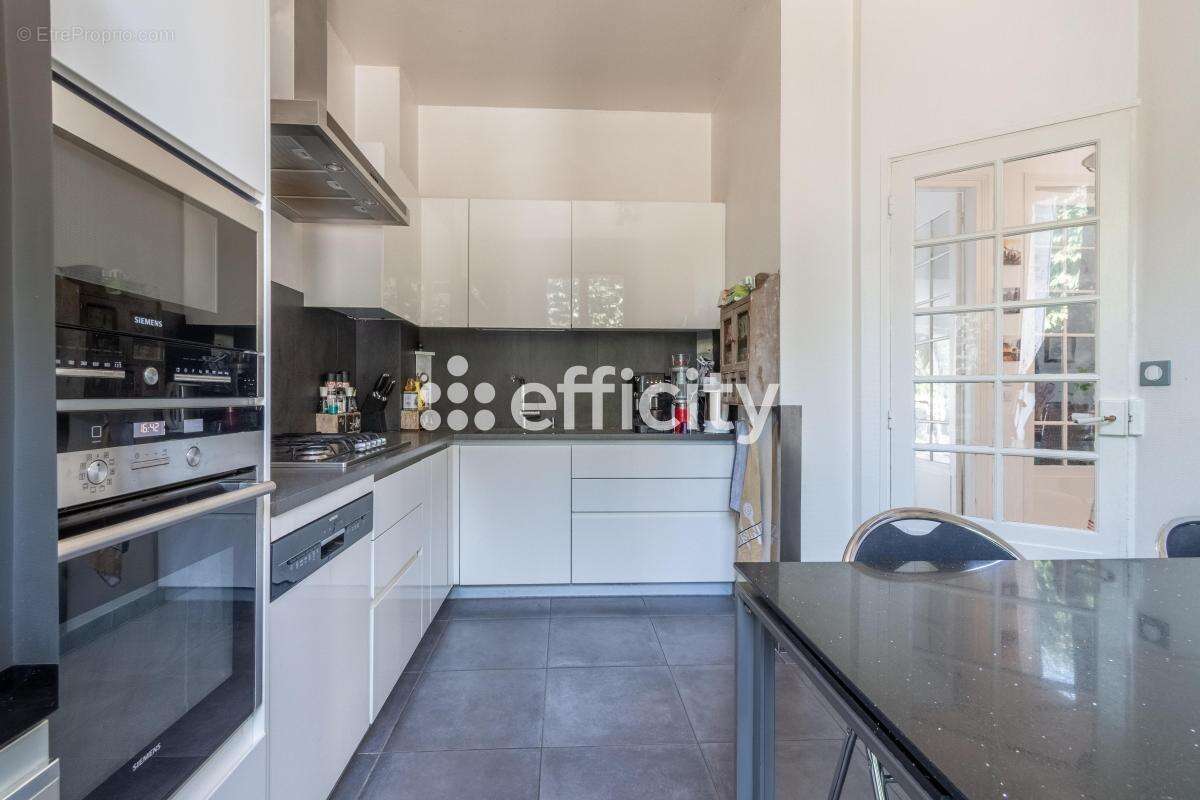 Maison à VILLENEUVE-LE-ROI