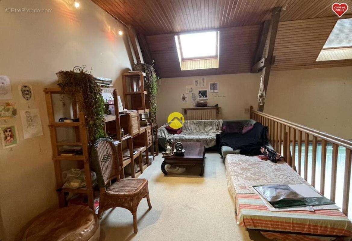 Maison à LE CHATELET