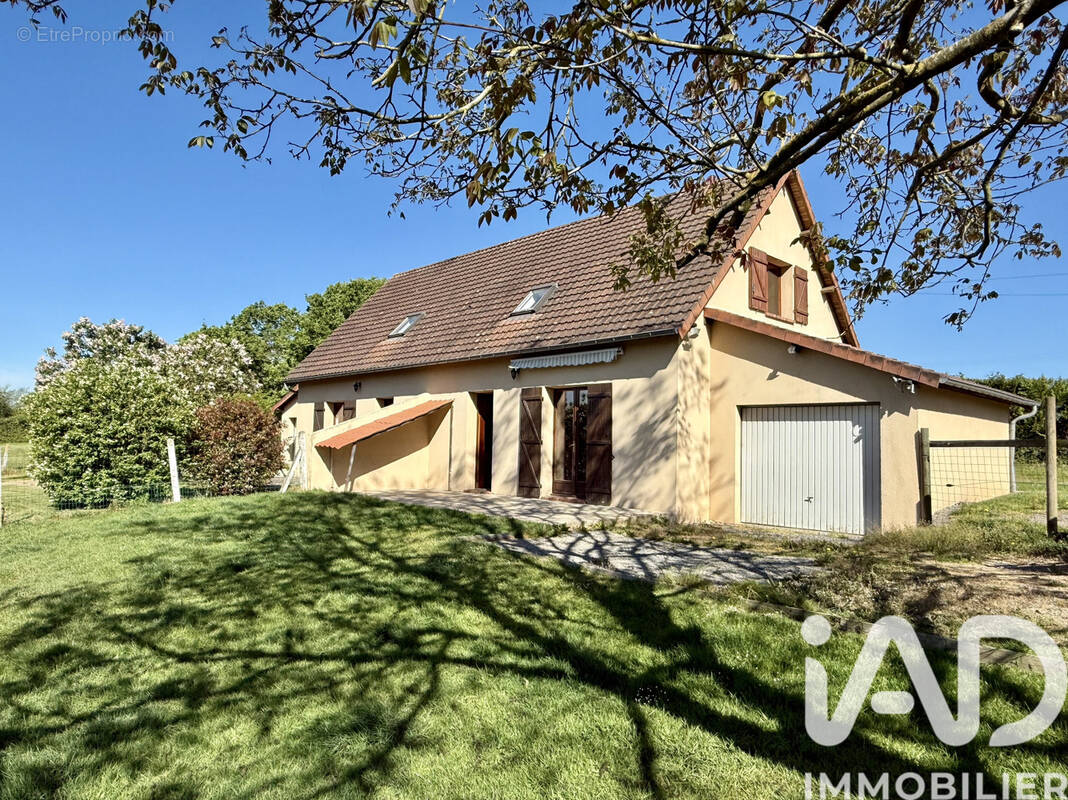 Photo 1 - Maison à BONNEVILLE-LA-LOUVET