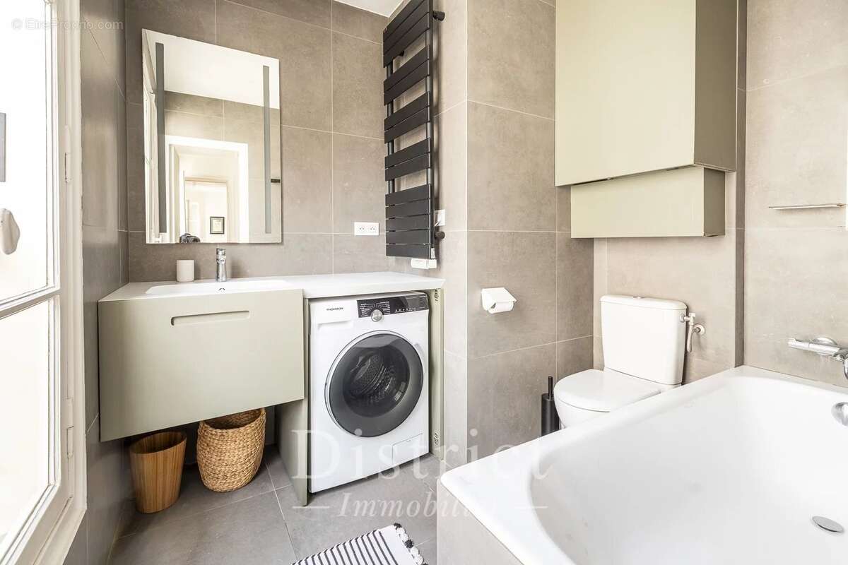 Appartement à PARIS-7E