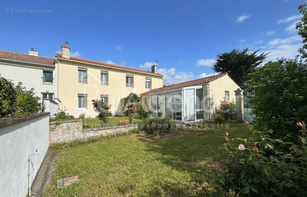 Maison à VAUX-SUR-MER