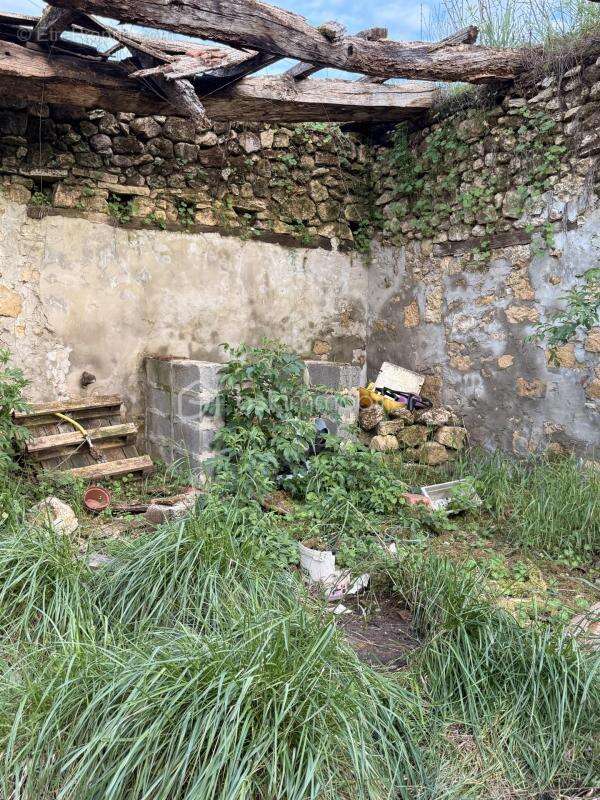 Maison à rénover avec dépendances - photo 11