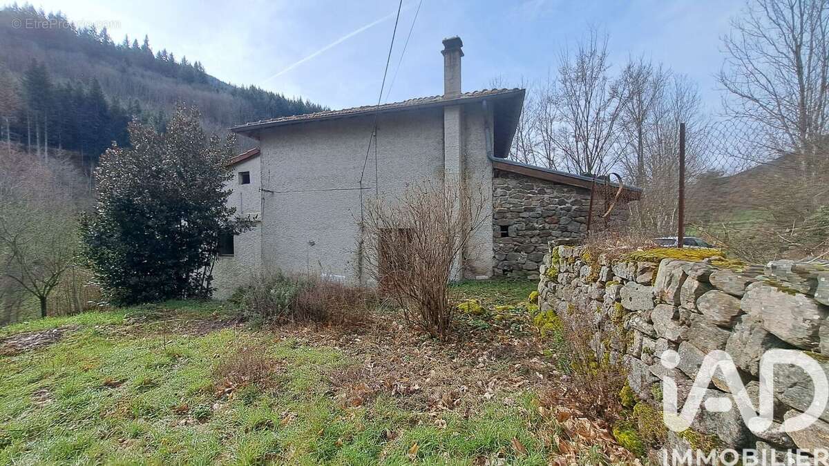 Maison 70 m² à Saint-Julien-Vocance  - photo 3