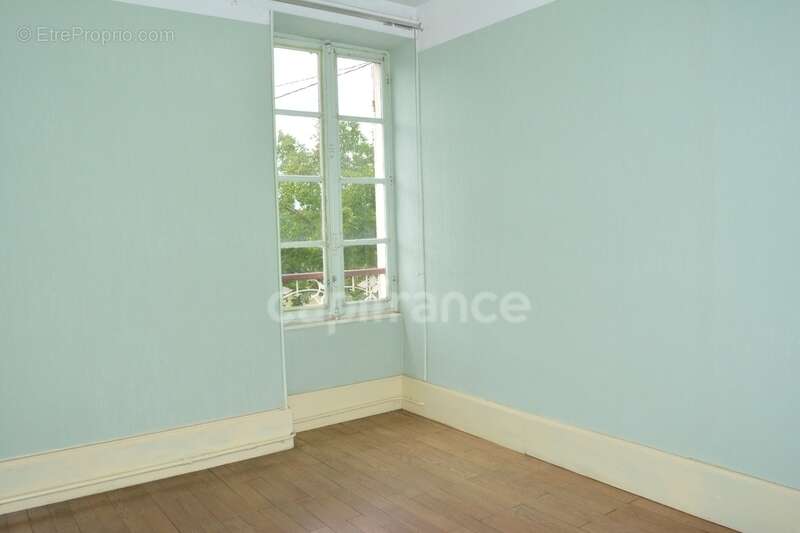 Appartement à AUNAY-EN-BAZOIS