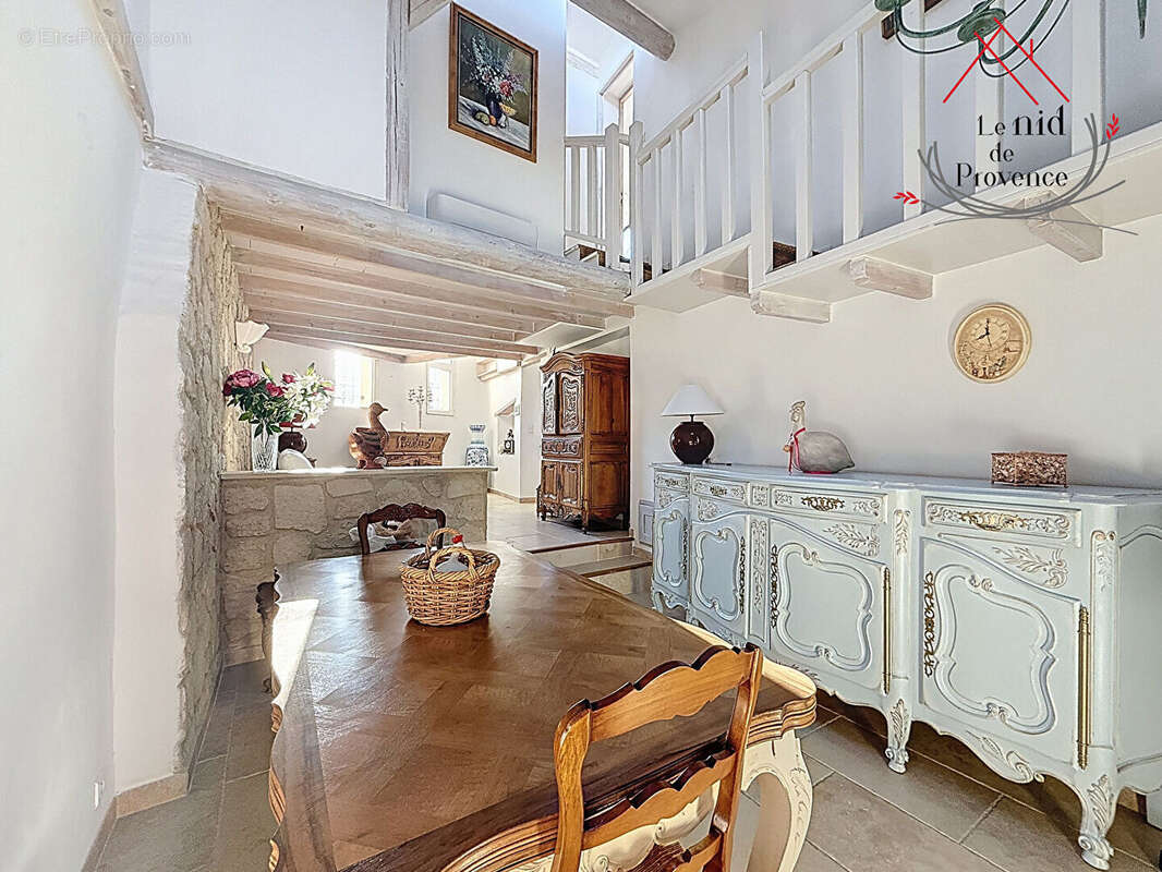 Maison à PERNES-LES-FONTAINES