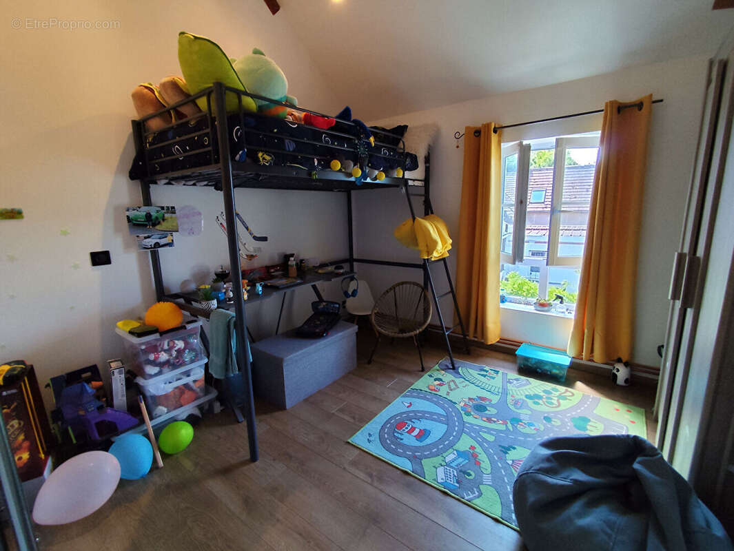 Maison à CUISE-LA-MOTTE