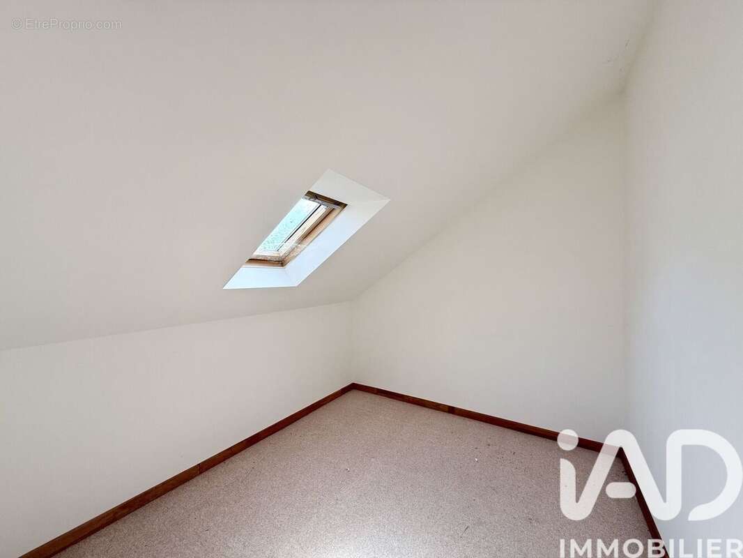 Maison 109 m² à Villermain  - photo 8