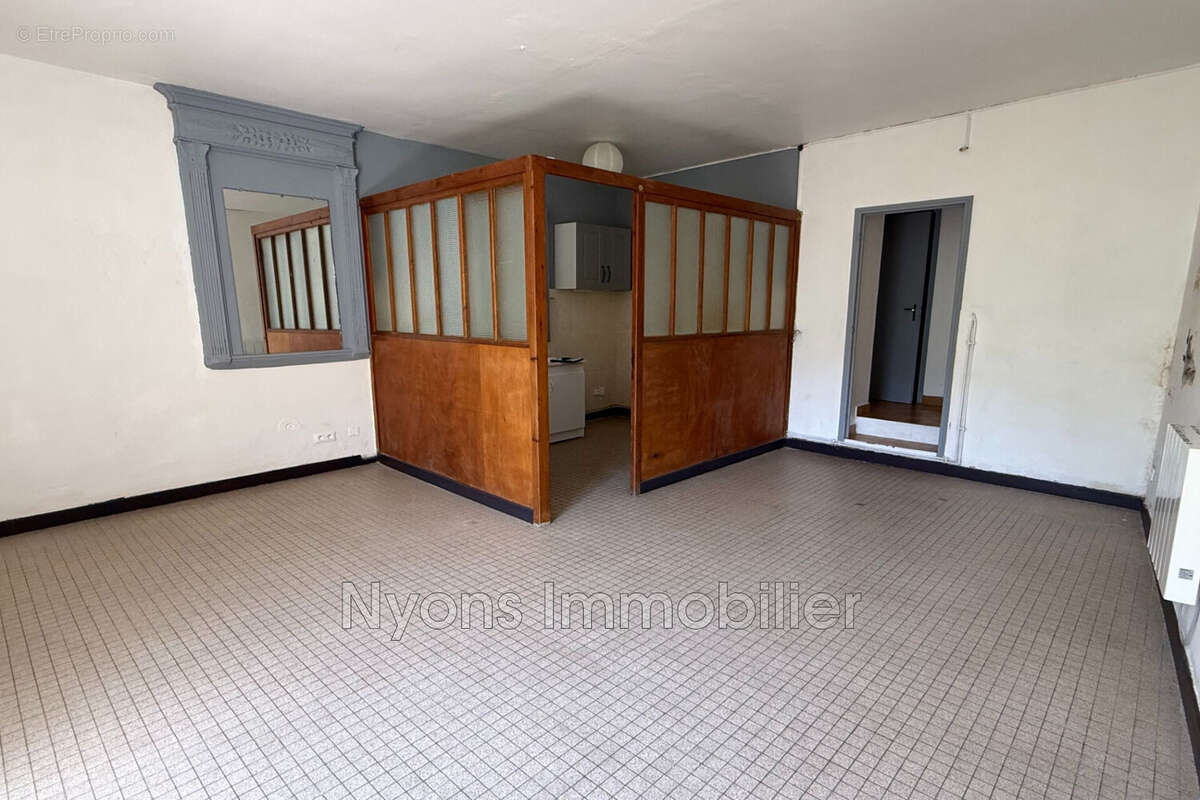 Maison 285 m² à Nyons  - photo 3