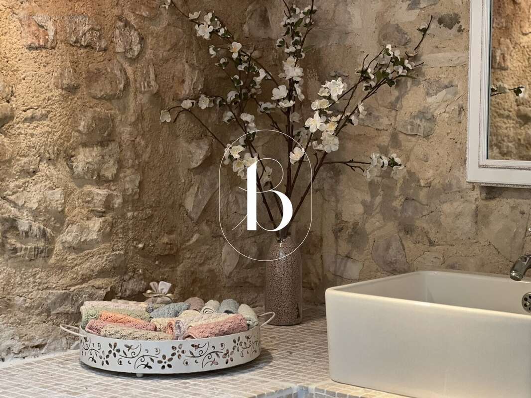 Maison à BARJAC