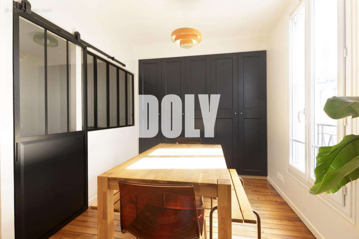 Appartement à PARIS-18E