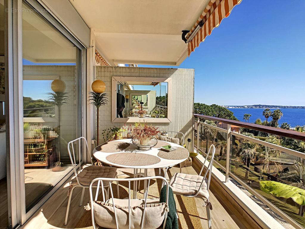 Appartement à VALLAURIS