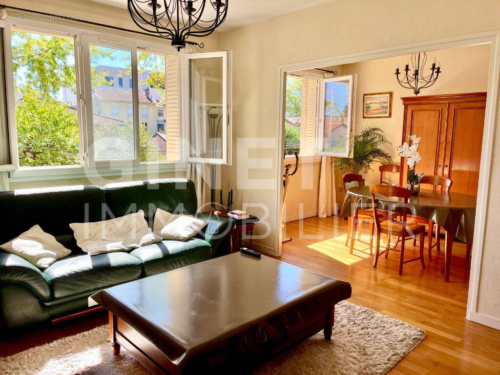 Appartement à LYON-8E