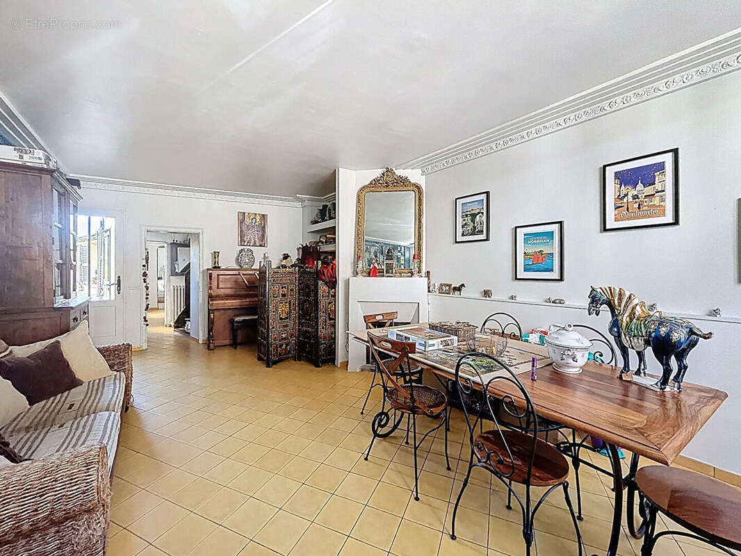 Maison à NEAUPHLE-LE-CHATEAU