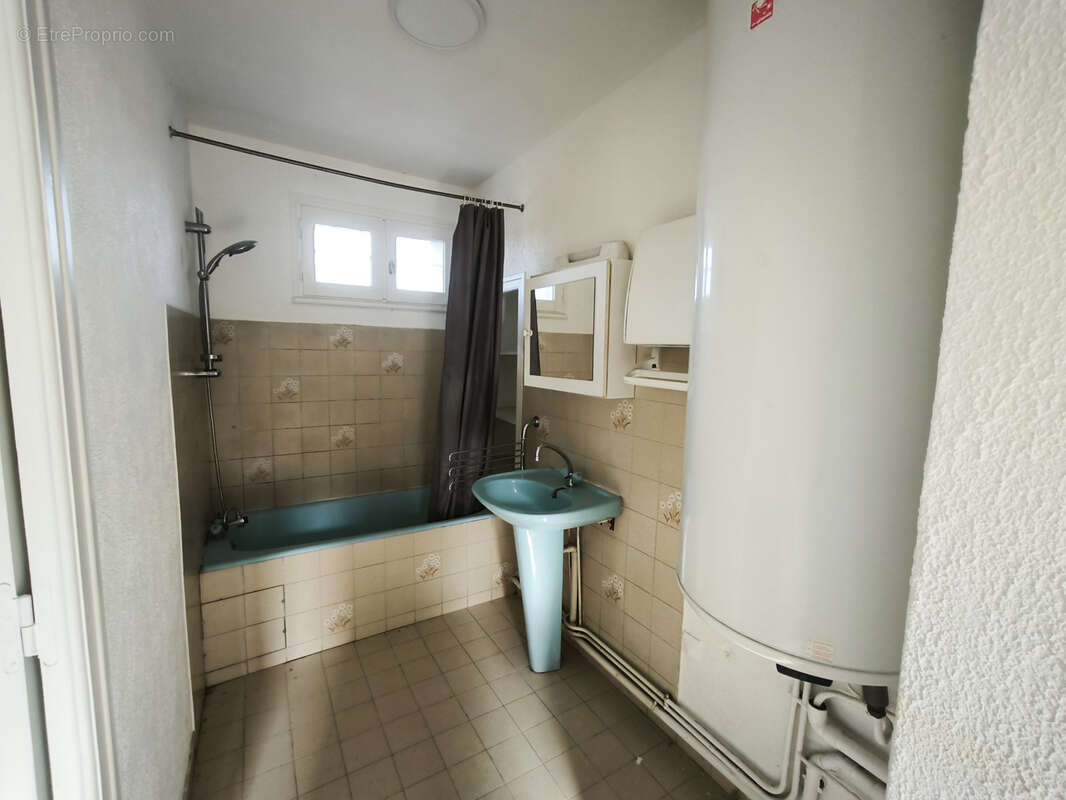 Appartement à VEAUCHE