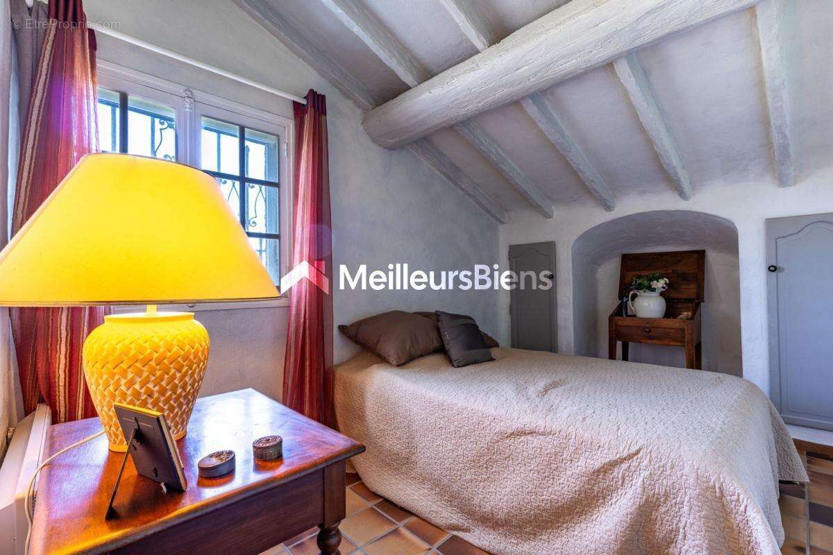 Maison à ROQUEBRUNE-SUR-ARGENS