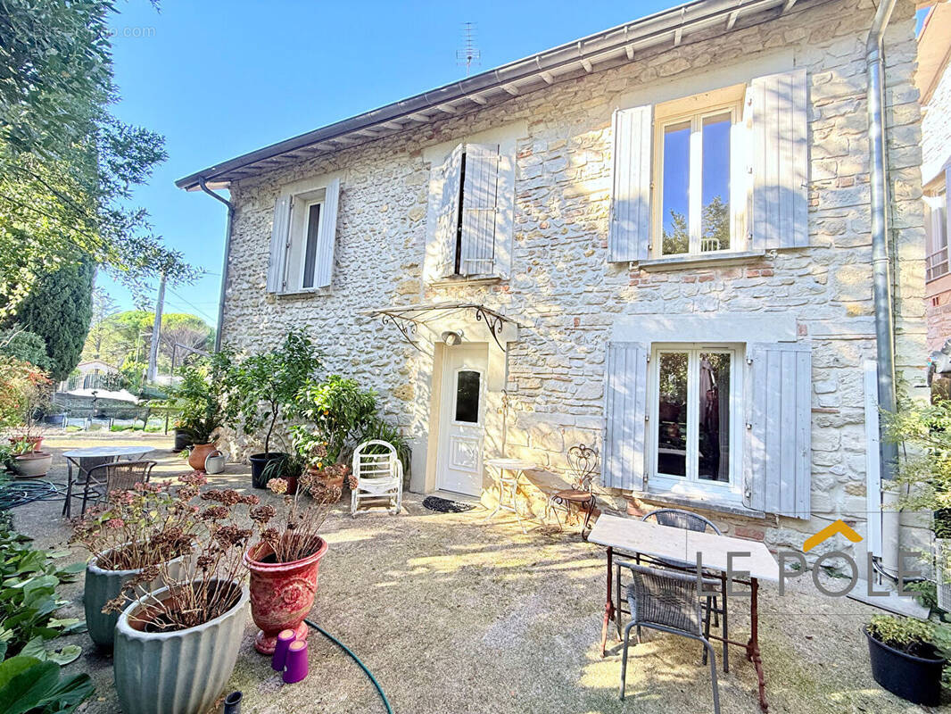 Maison à SAINT-HILAIRE-DE-BRETHMAS