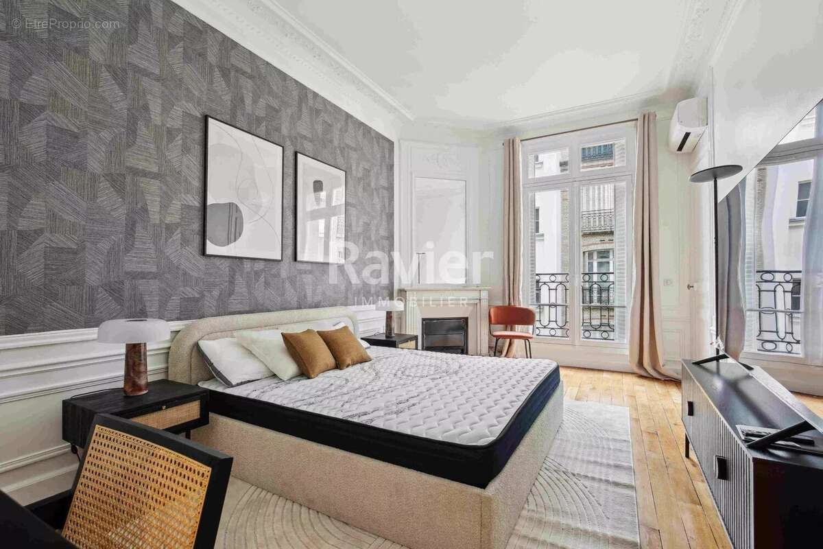 Appartement à PARIS-7E