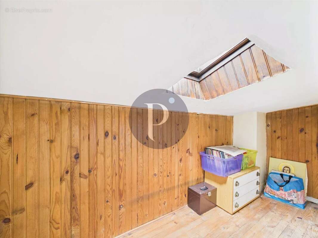 Maison à VERRIERES-LE-BUISSON