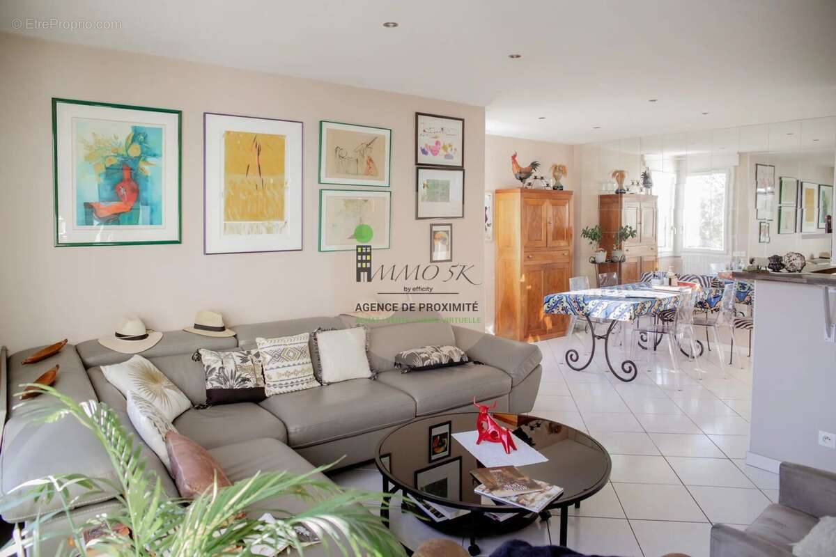 Appartement à RILLIEUX-LA-PAPE