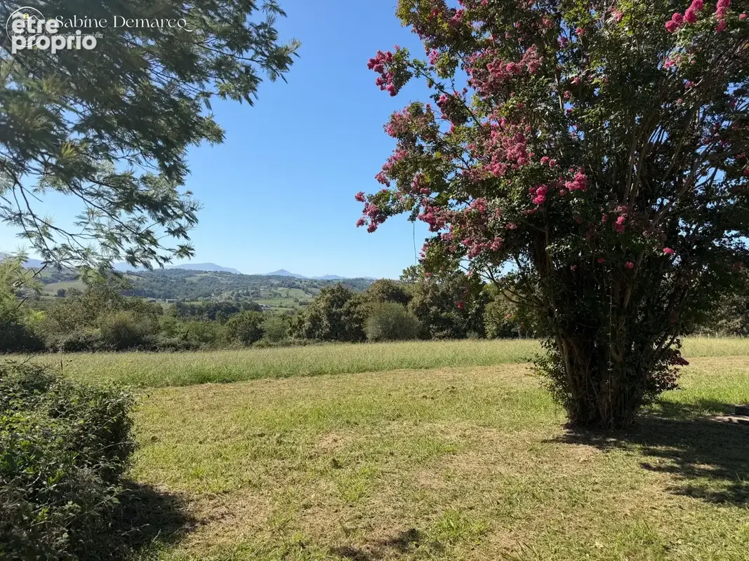 En EXCLUSIVITE à  BRISCOUS - Maison de plain-pied à rénover, vue dégagée sur les montagnes - photo 13
