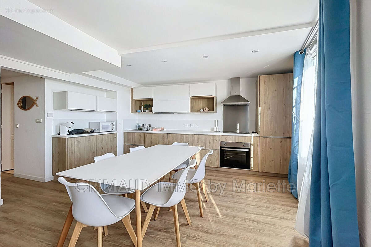 Appartement à GRIMAUD