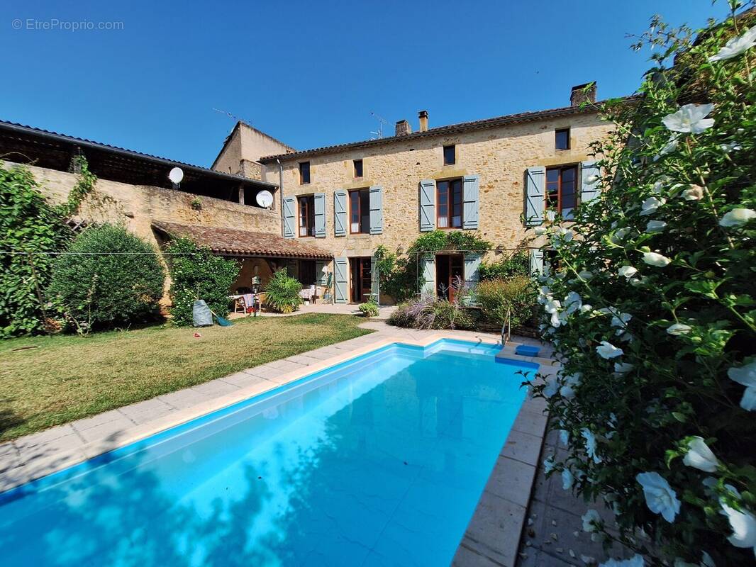 Maison à LACAPELLE-BIRON
