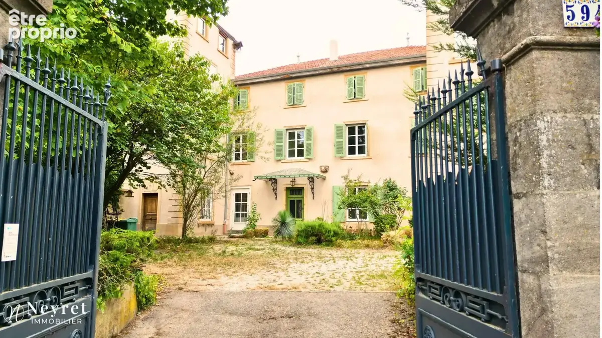 Opportunité à saisir dans une maison de maître sur les hauteurs de Vernaison de 6 lots, T3 de 66,08  m2 - photo 1