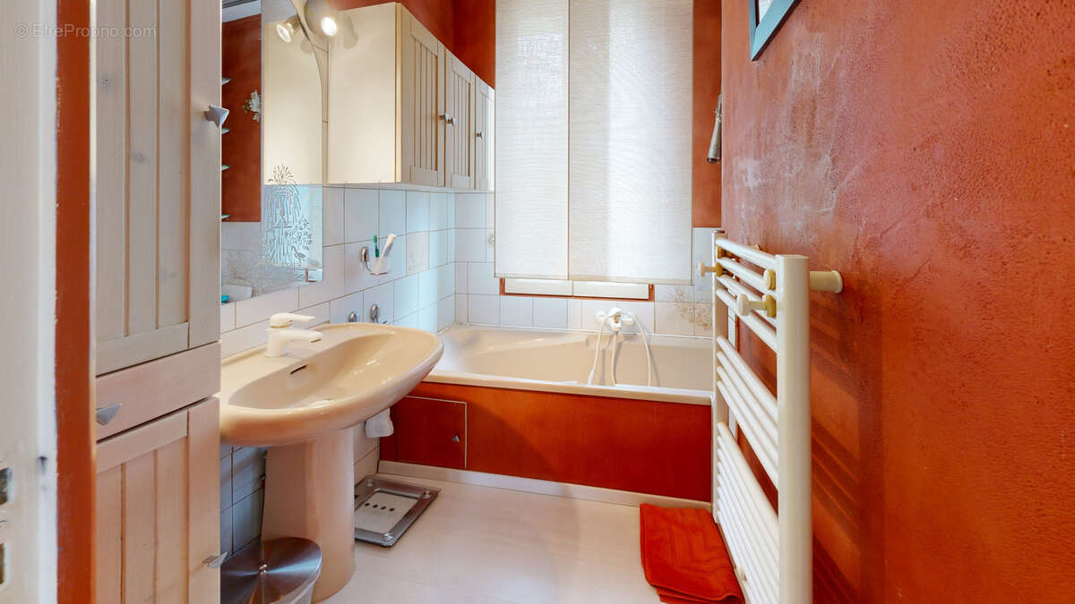 Maison à NEAUPHLE-LE-CHATEAU