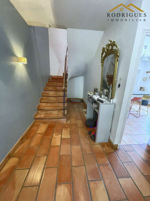 Maison 175 m² à Marguerittes  - photo 7