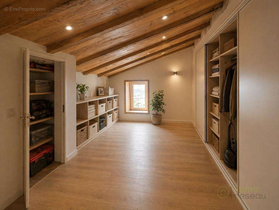 Maison à MOZAC