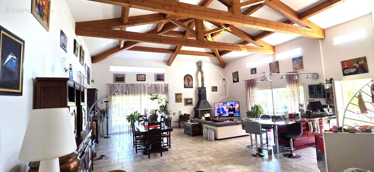 Maison à ENSUES-LA-REDONNE