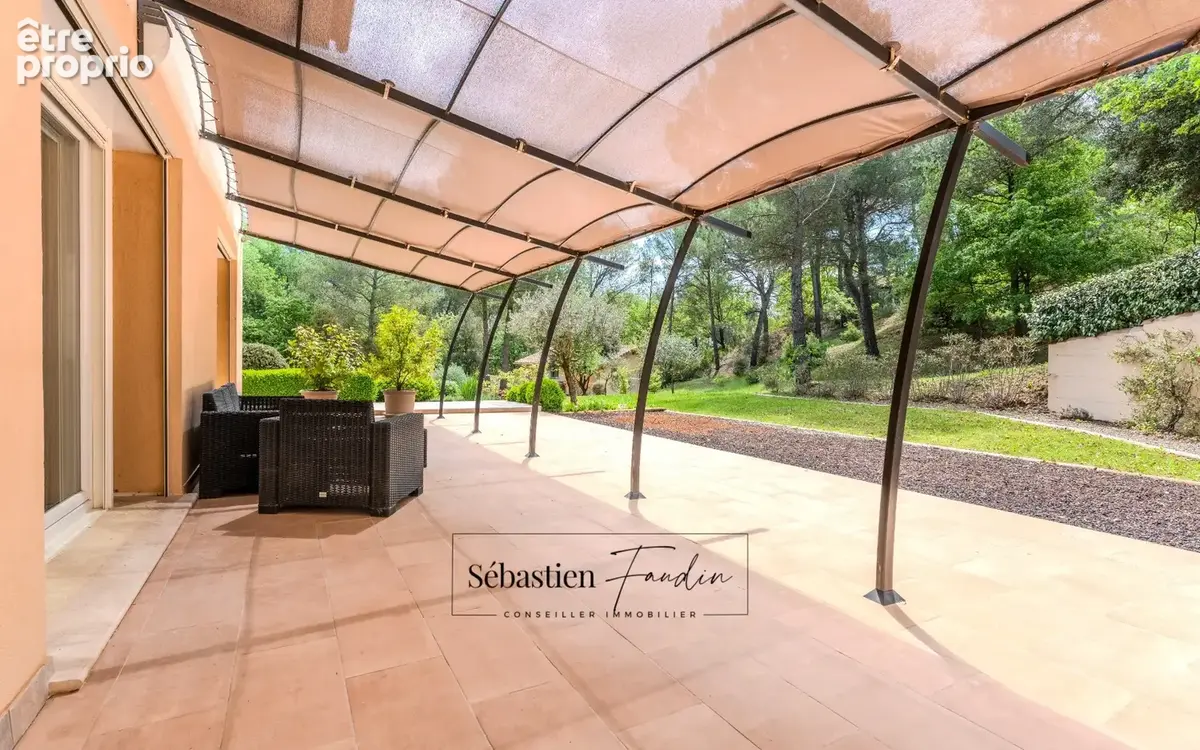 Domaine à vendre à Rousset à 15 minutes d'Aix-en-Provence - 1 ha - 3 logements - plus de 315 m² habitables - calme absolu - amou - photo 22