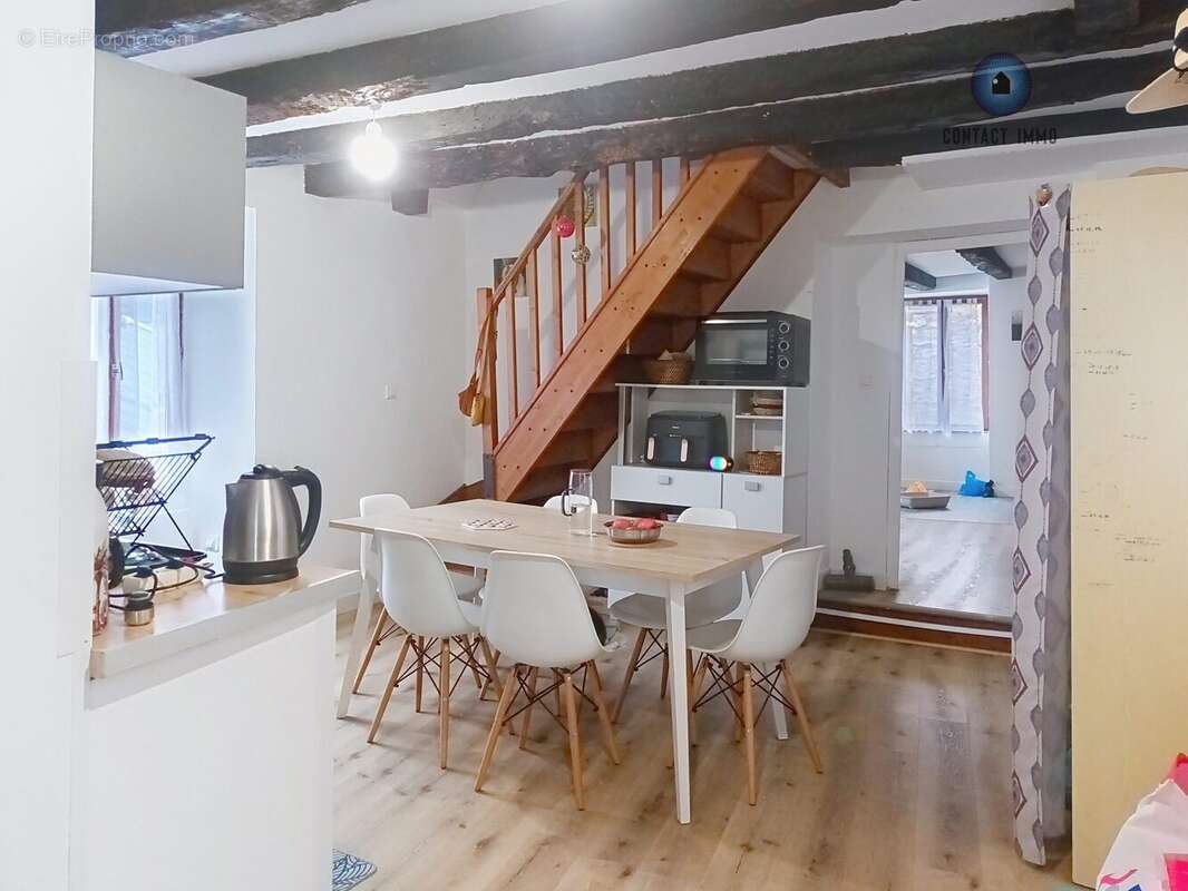 Maison à TERRASSON-LAVILLEDIEU