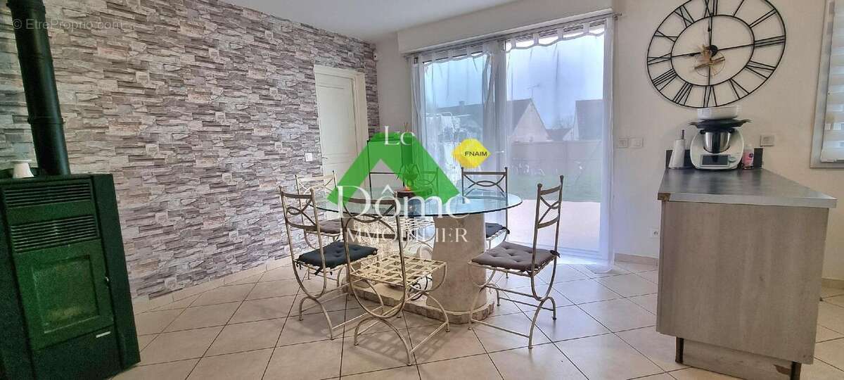 Maison à LACHAPELLE-SAINT-PIERRE