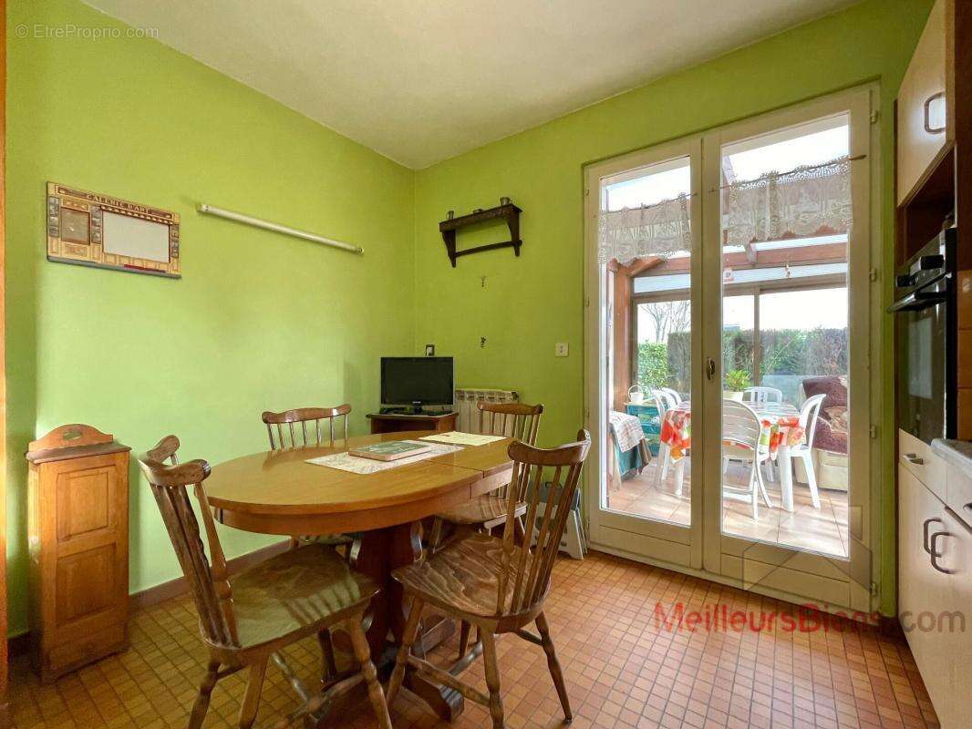 Maison à MESSIA-SUR-SORNE