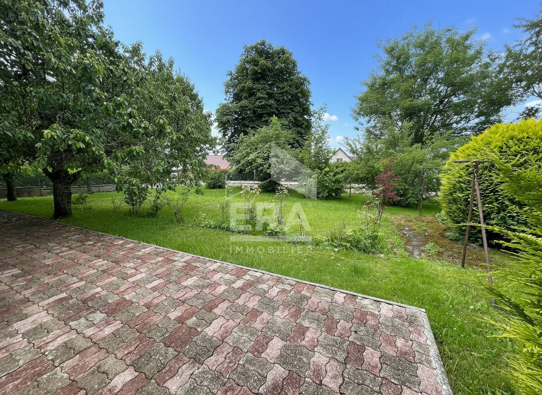 Maison à VERCEL-VILLEDIEU-LE-CAMP