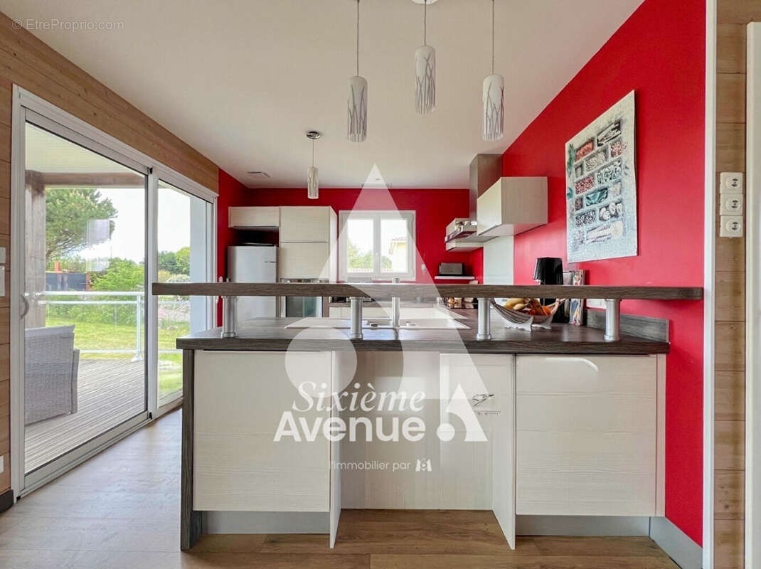 Maison à BUSSAC-SUR-CHARENTE