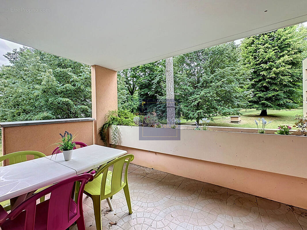 Appartement à SAINT-GENIS-LAVAL