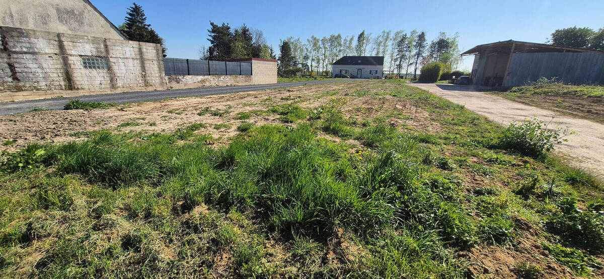 Terrain à NANTEUIL-LE-HAUDOUIN