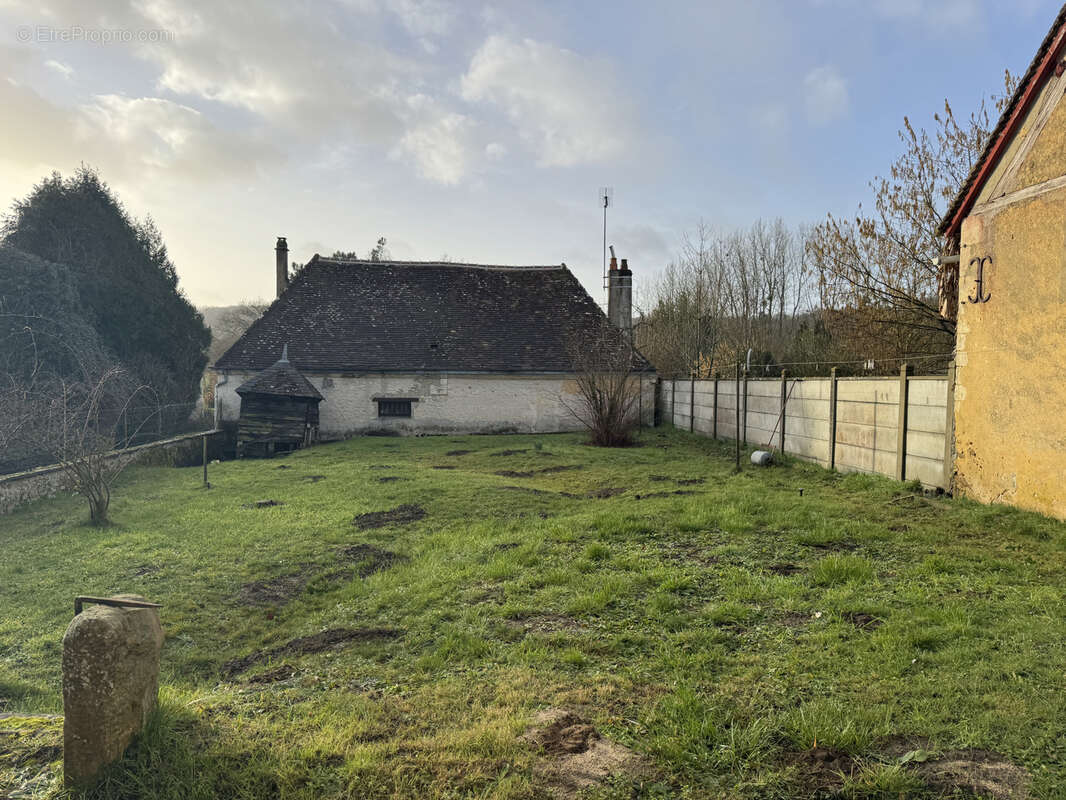 Maison à BELLOU-LE-TRICHARD