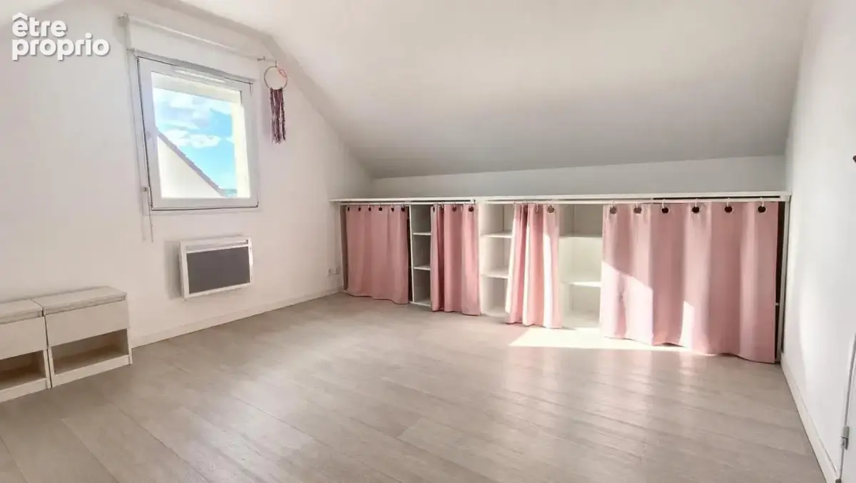 Gesvres - pavillon de 113 m² - 4 chambres - photo 13