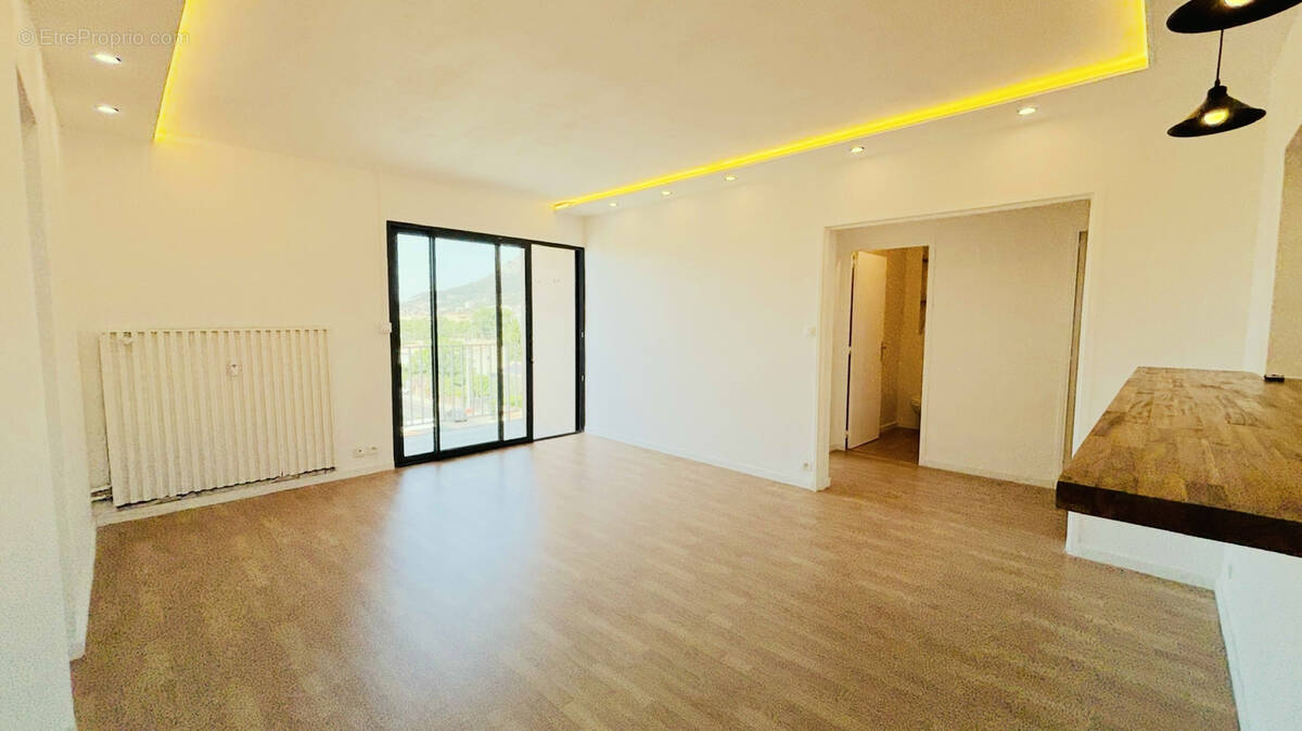 Appartement à LA VALETTE-DU-VAR