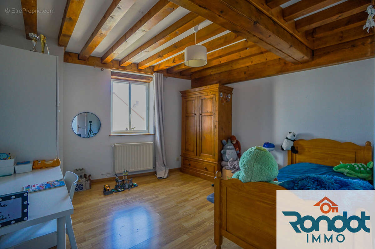 Maison 6 pieces / 4 chambres / environ 190 m2 / parcelle 516 m2 / garage - photo 10