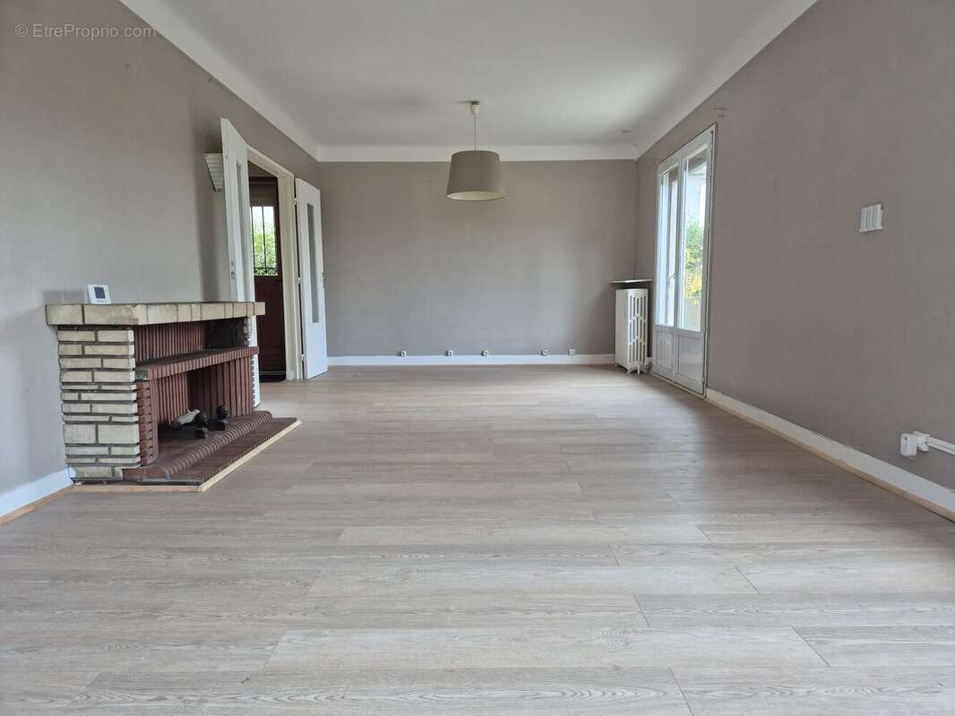 Maison à CHAMPS-SUR-MARNE