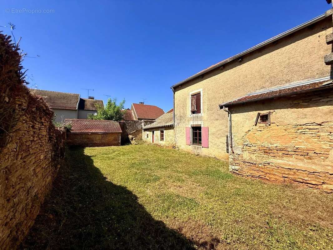 Maison à PREZ-SOUS-LAFAUCHE