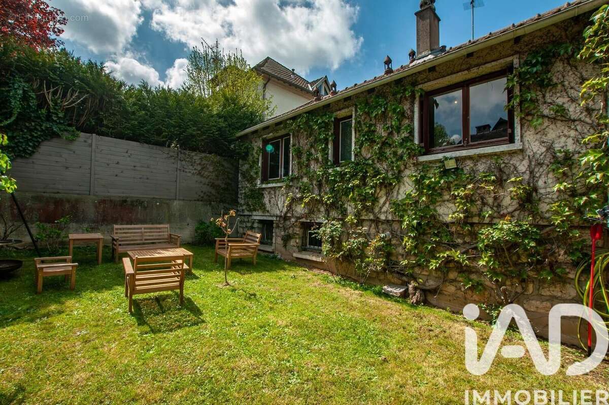 Photo 4 - Maison à LA CELLE-SAINT-CLOUD