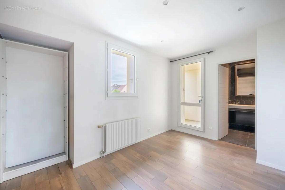 Maison familiale de 5 pièces - 132 m2 - L'Isle-Adam - photo 10